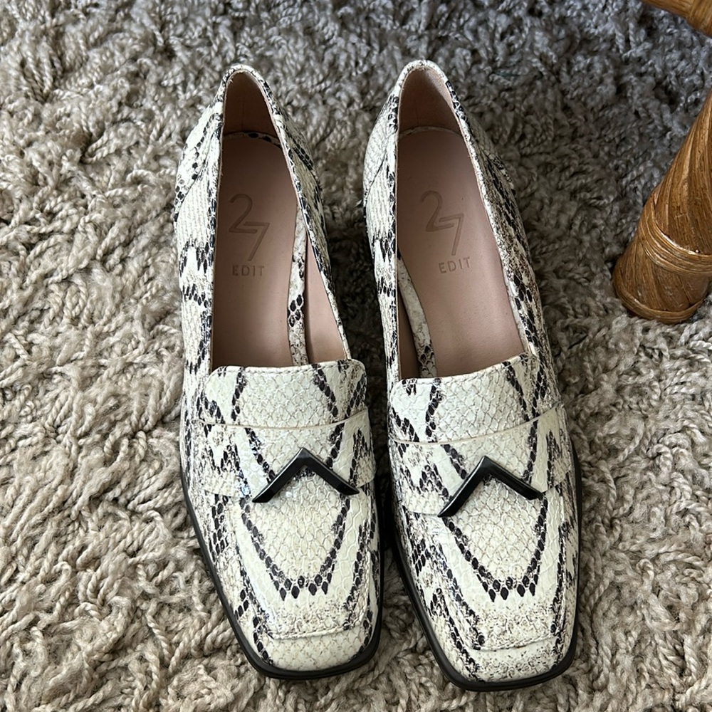 27 Edit leather loafer. Beautiful leather pattern.
